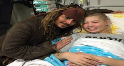 O Jonnhy Depp ντύνεται Jack Sparrow και επισκέπτεται ένα παιδικό νοσοκομείο (photo+video)