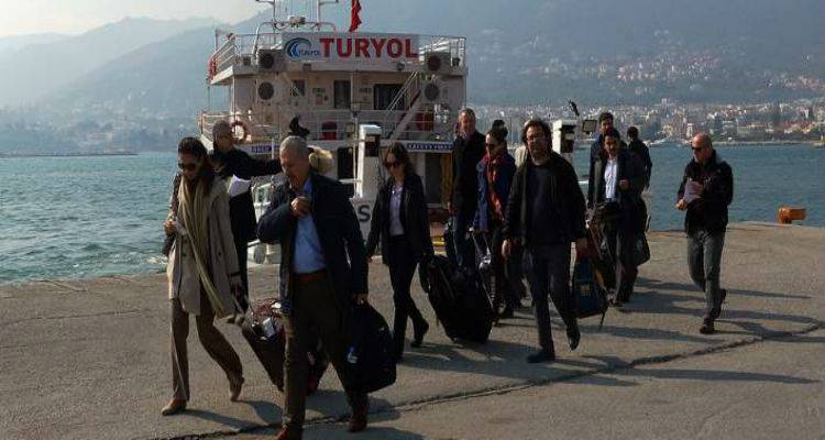 Εμπλοκή με τους Τούρκους παρατηρητές | Με σφραγίδα του ψευδοκράτους έφτασε στη Χίο ο ένας από τους έξι