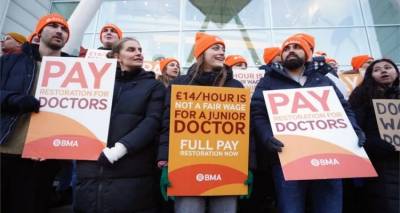 Βρετανία: Απεργούν οι κατώτεροι ιατροί – Παραλύει το NHS