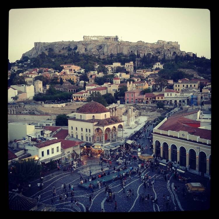 Μοναστηράκι, η πιο ωραία γειτονιά της Αθήνας που αξίζει να περνάς