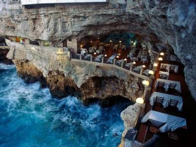 Ένα ιταλικό εστιατόριο σε σπηλιά είναι ίσως από τα ομορφότερα σημεία για γεύμα στον κόσμο (photos)