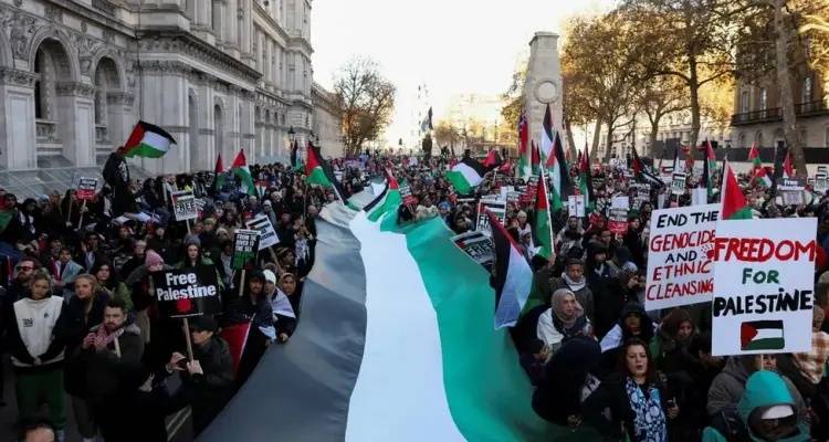 Λονδίνο : Διαδήλωση υπέρ των Παλαιστινίων  Χιλιάδες διαδηλωτές απαίτησαν την άμεση κατάπαυση του πυρός στη Γάζα