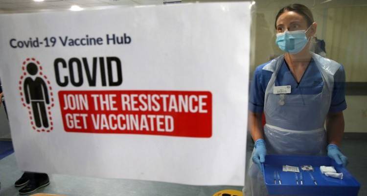 Κορονοϊός: Έρευνα που δικαιώνει το εμβολιαστικό πρόγραμμα της Βρετανίας