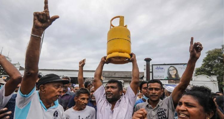 Στερεύει από καύσιμα η Σρι Λάνκα | Δεν έχει ούτε χρήματα να τα πληρώσει