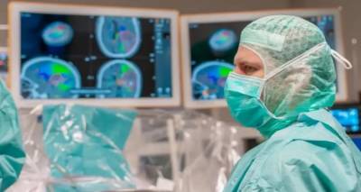 Ο Έλληνας νευροχειρουργός που τα βάζει με τον καρκίνο εγκεφάλου