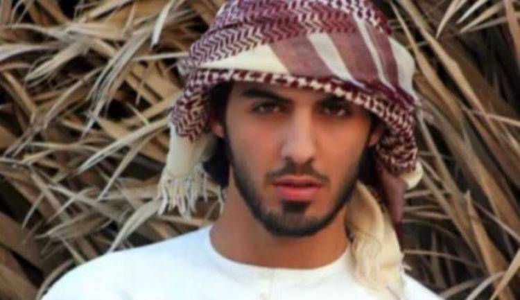 Ο Omar Borkan Al Gala είναι πολύ σέξι για τη Σαουδική Αραβία. Και τον απέλασαν